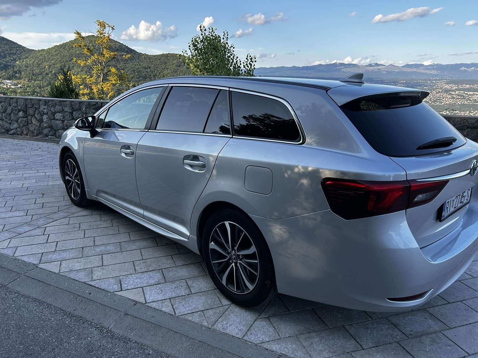 Toyota Avensis Wagon 2,0, fotografija 5