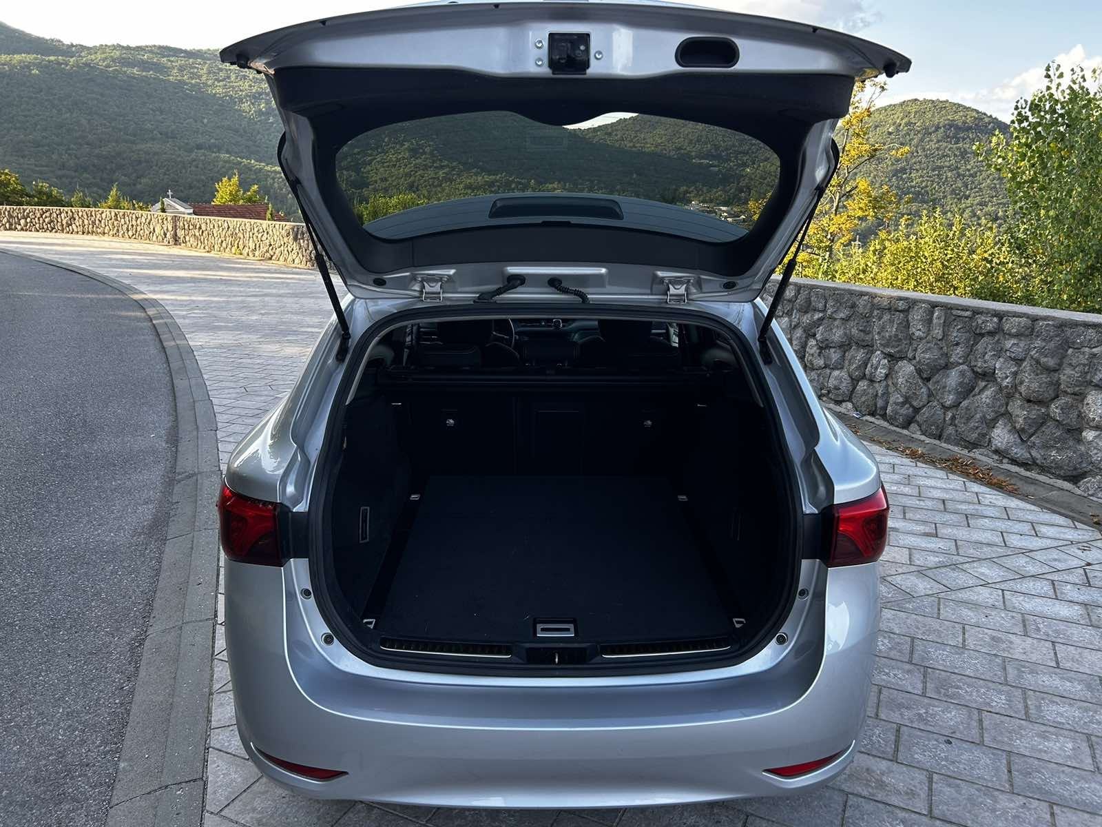 Toyota Avensis Wagon 2,0, fotografija 10