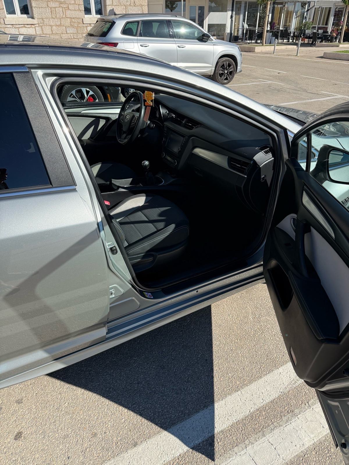 Toyota Avensis Wagon 2,0, fotografija 4