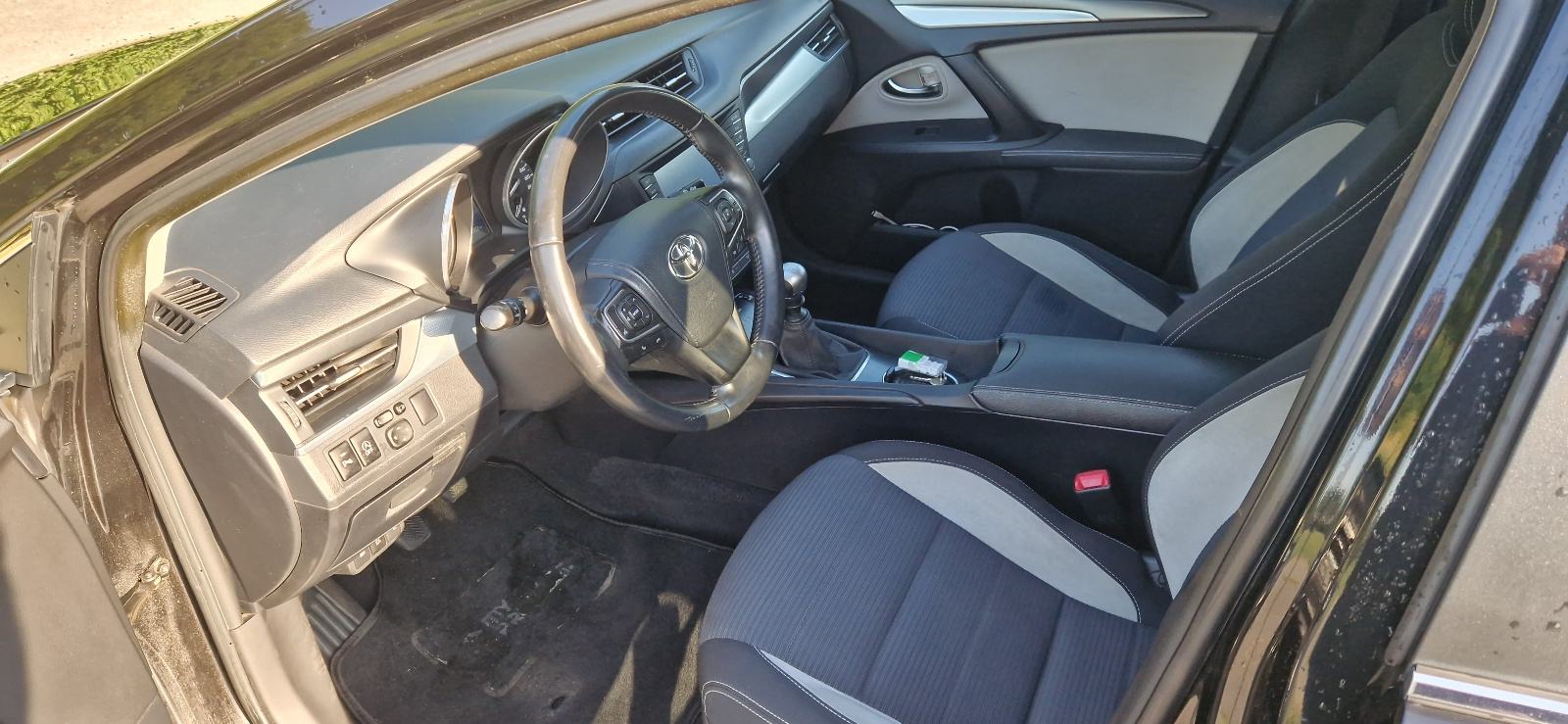 Toyota Avensis Wagon 2,0, fotografija 6
