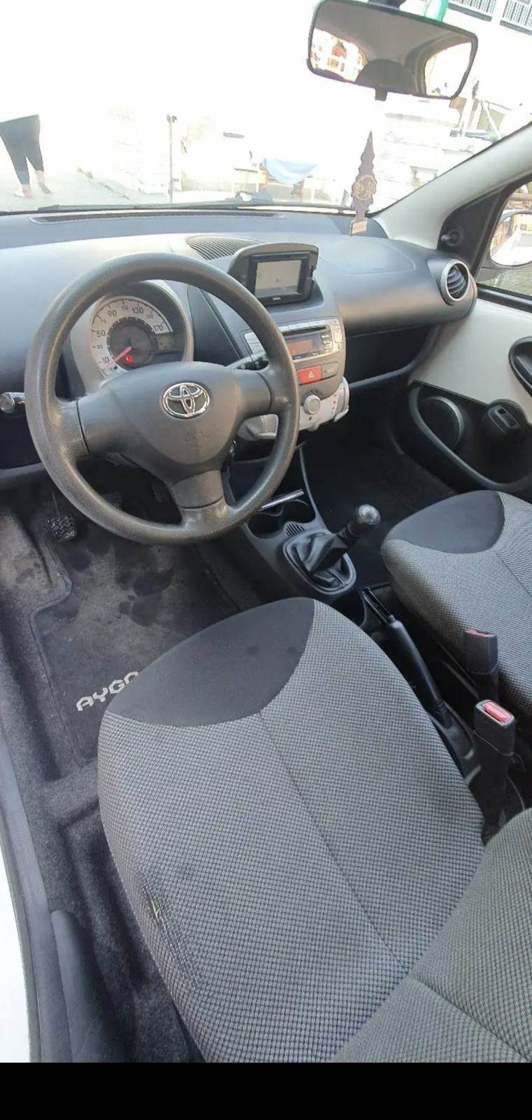 Toyota aygo 1.0 2014.g...85 TKM. .registriran cijelu godinu, fotografija 8