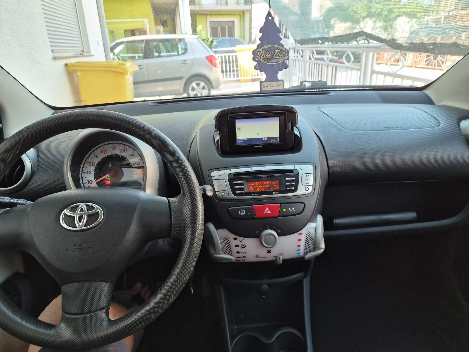 Toyota aygo 1.0 2014.g...85 TKM. .registriran cijelu godinu, fotografija 14