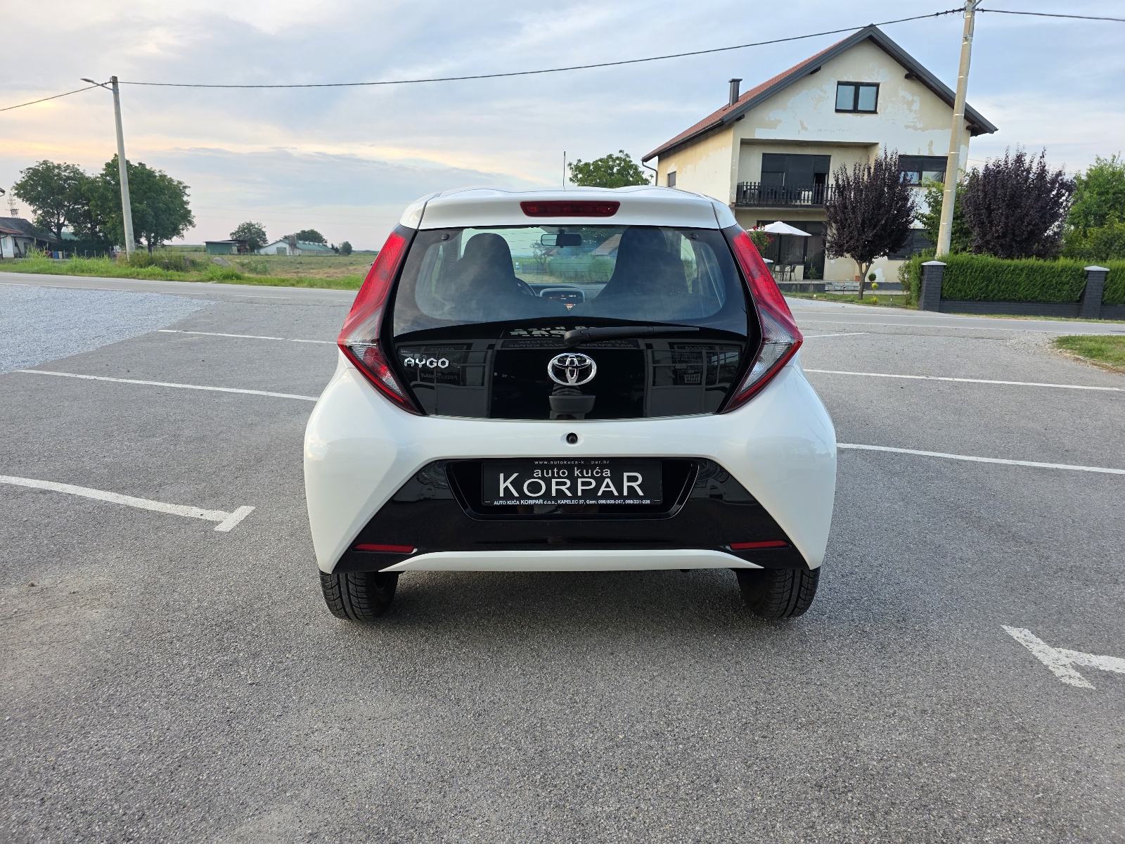 Toyota Aygo 1,0 VVT-i, X-PLAY ALLOYS, SAMO 11.000km, TVORNIČKO JAMSTVO, fotografija 6