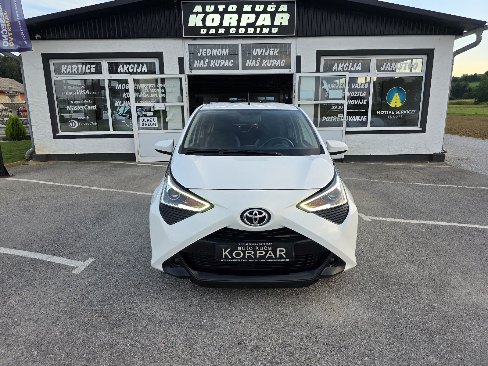 Toyota Aygo 1,0 VVT-i, X-PLAY ALLOYS, SAMO 11.000km, TVORNIČKO JAMSTVO, fotografija 2