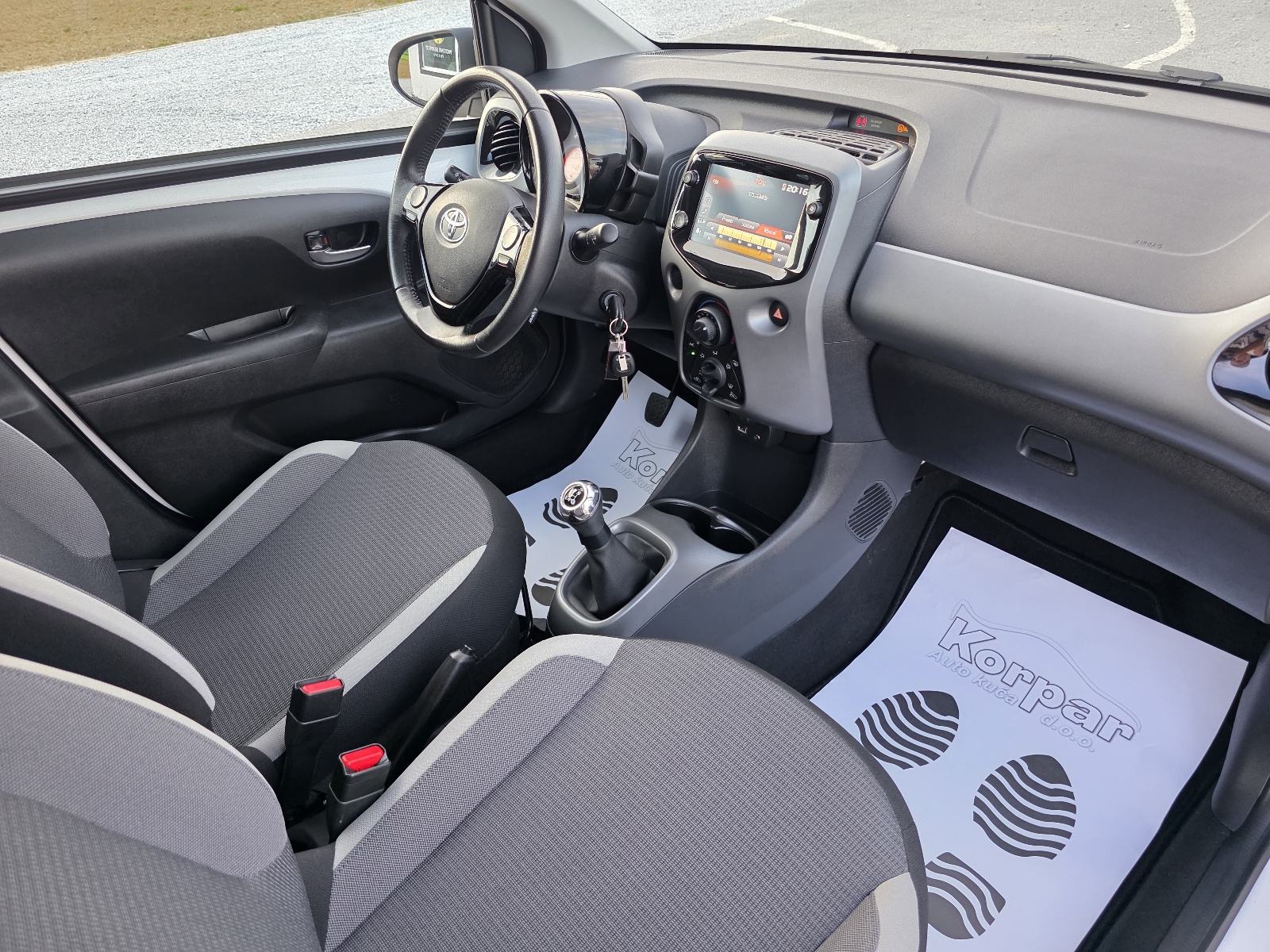 Toyota Aygo 1,0 VVT-i, X-PLAY ALLOYS, SAMO 11.000km, TVORNIČKO JAMSTVO, fotografija 11