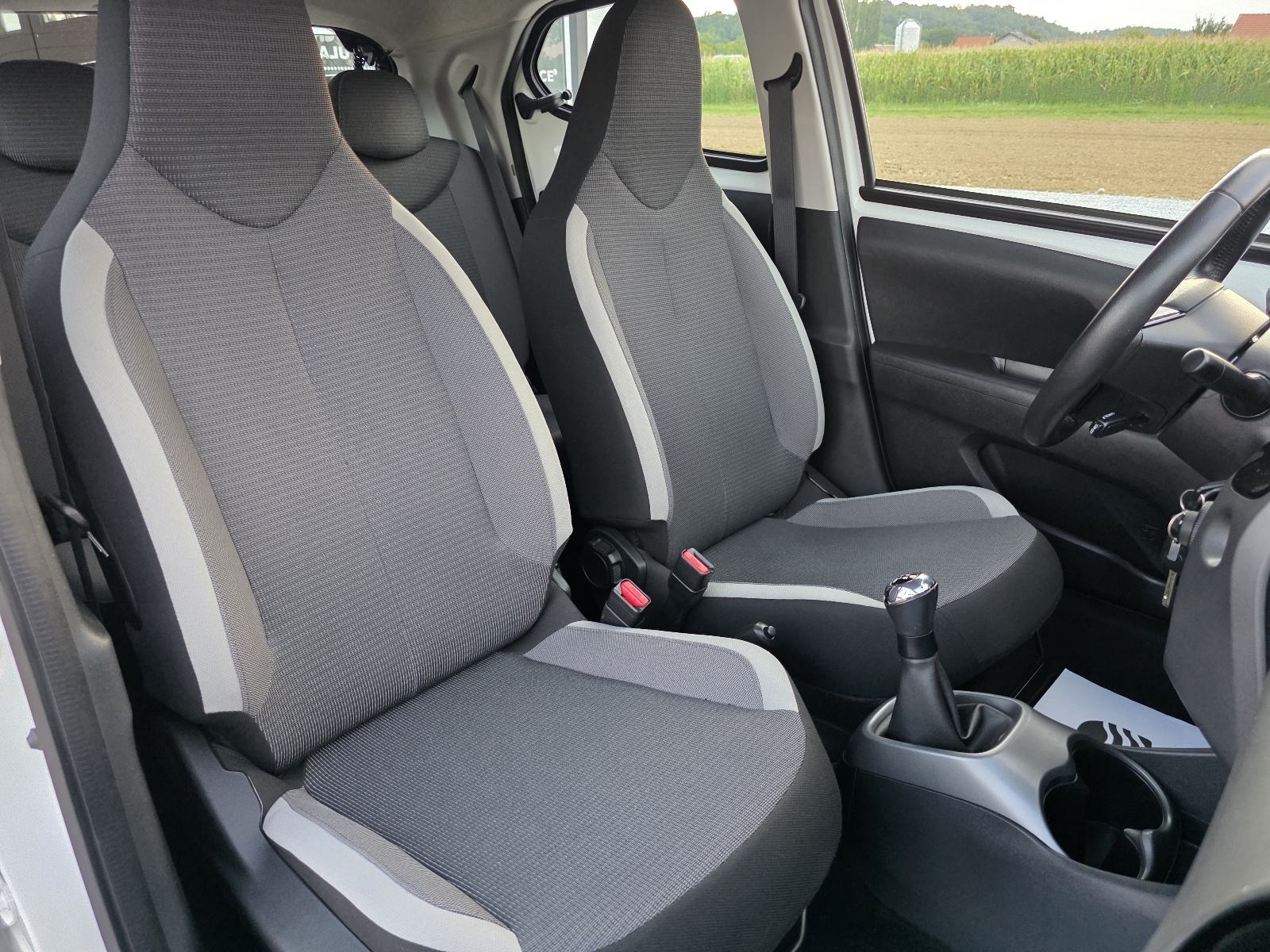 Toyota Aygo 1,0 VVT-i, X-PLAY ALLOYS, SAMO 11.000km, TVORNIČKO JAMSTVO, fotografija 12