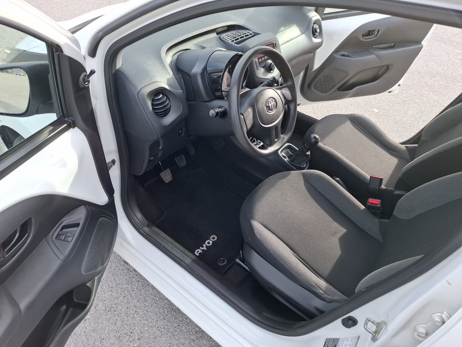 Toyota Aygo 1,0, 8750 eu, fotografija 9