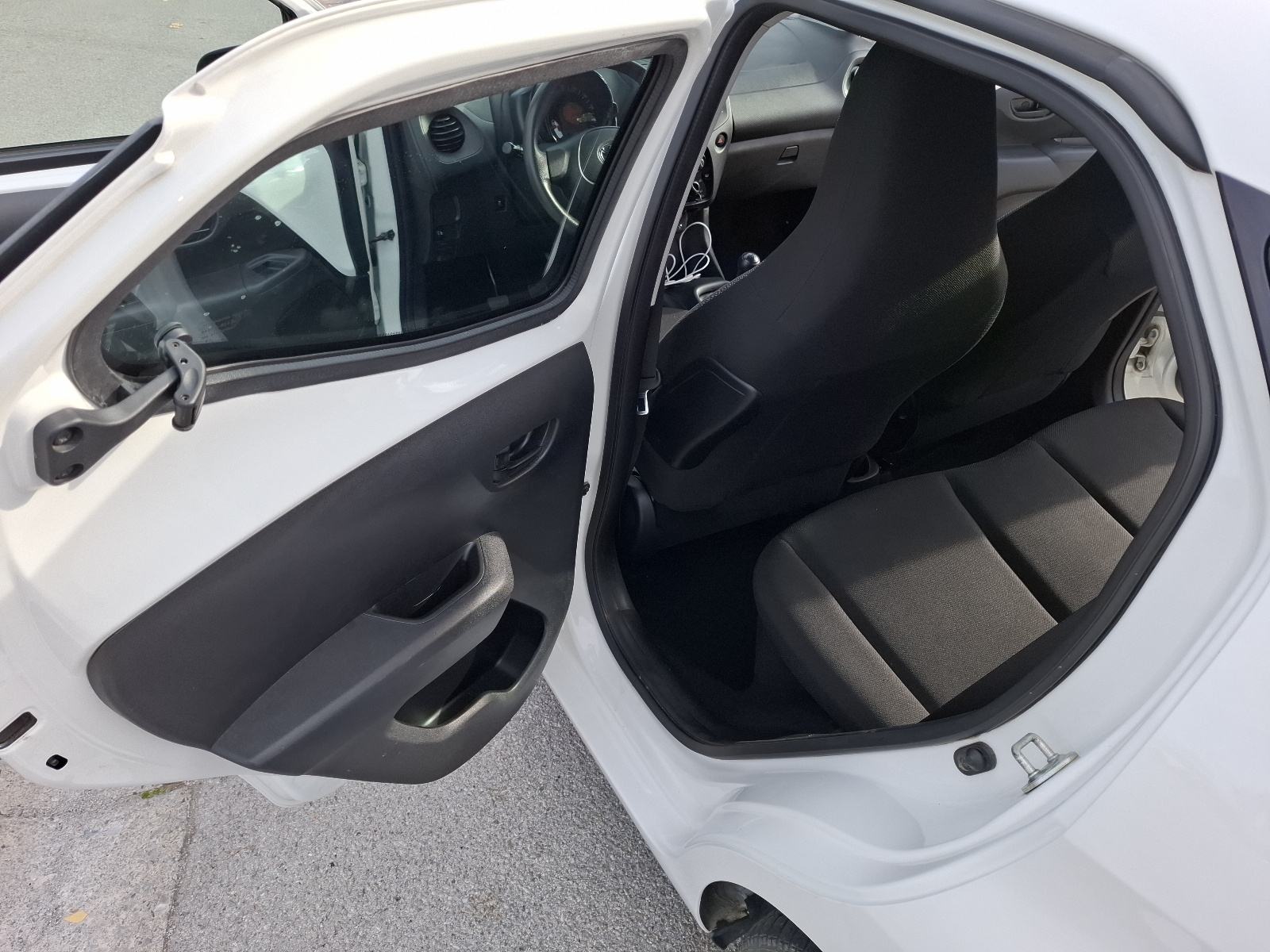 Toyota Aygo 1,0, 8750 eu, fotografija 12