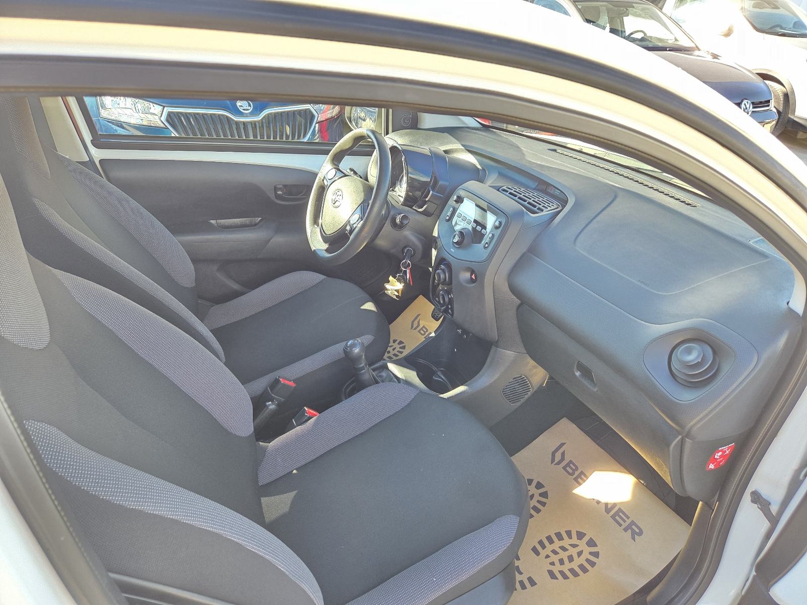 Toyota Aygo 1,0 VVT-i x, fotografija 7