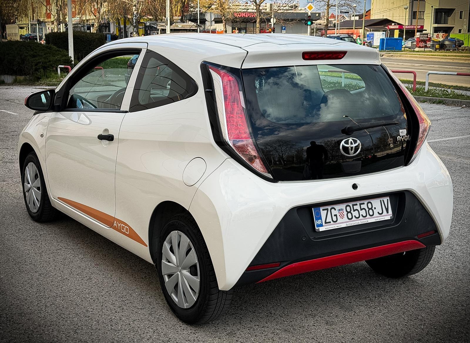 Toyota Aygo 1,0. 2015g, fotografija 5
