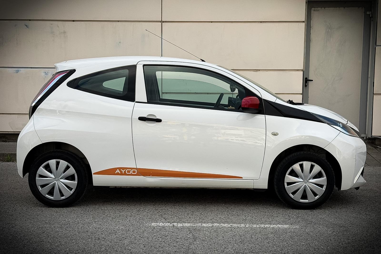 Toyota Aygo 1,0. 2015g, fotografija 2