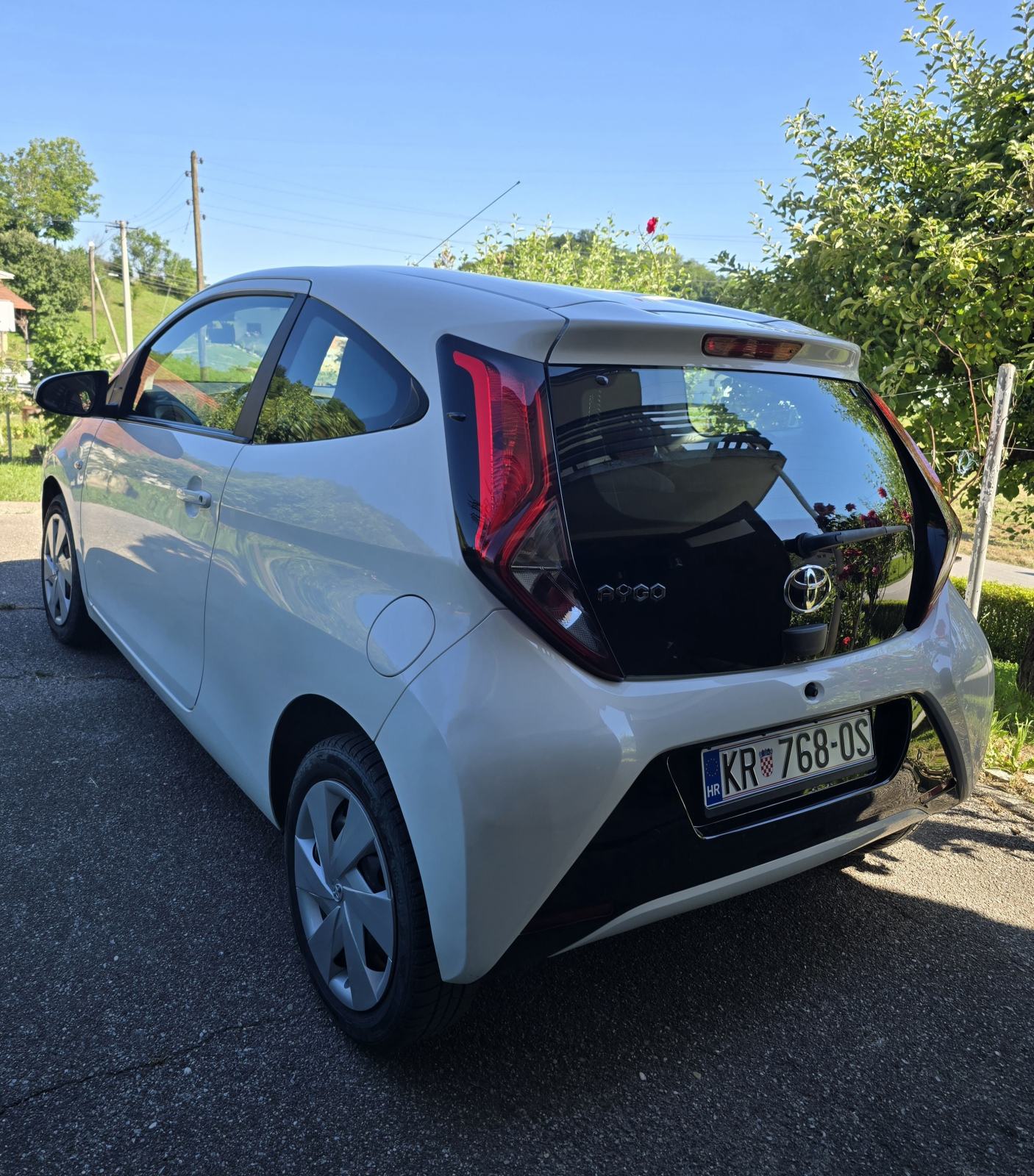 PRILIKA!Toyota Aygo 1,0 -GRATIS Android multimed s CarPlay i AndroidA., pogled izvana - slika 2