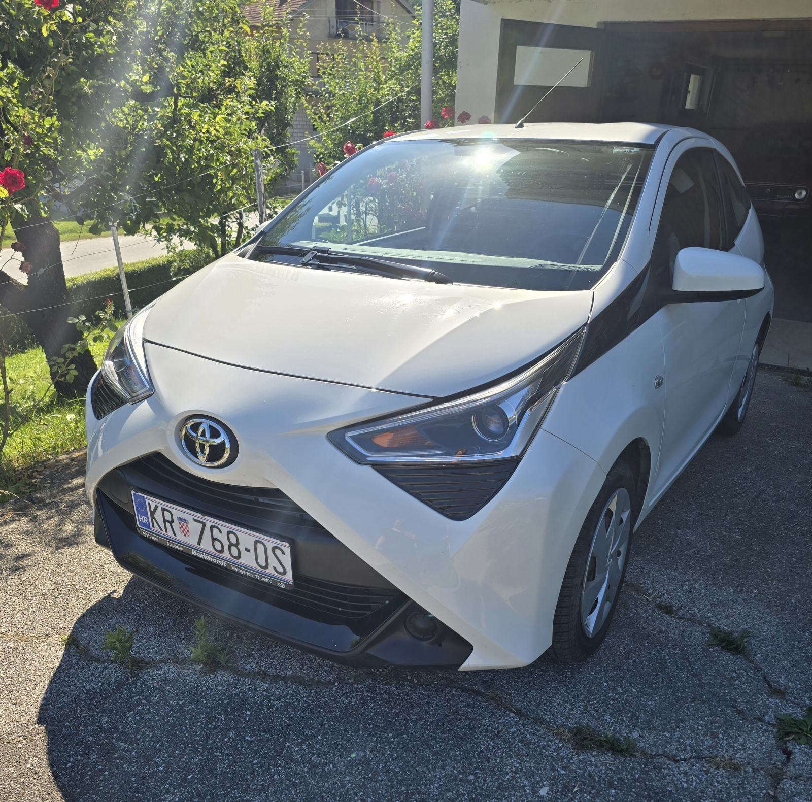 PRILIKA!Toyota Aygo 1,0 -GRATIS Android multimed s CarPlay i AndroidA., pogled izvana - slika 1