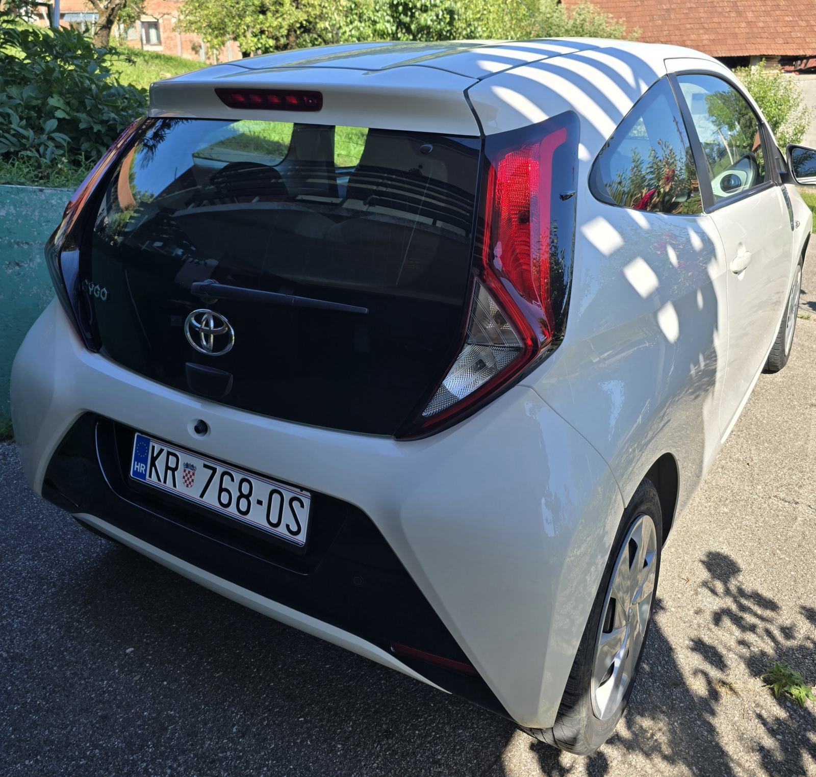 PRILIKA!Toyota Aygo 1,0 -GRATIS Android multimed s CarPlay i AndroidA., pogled izvana - slika 3