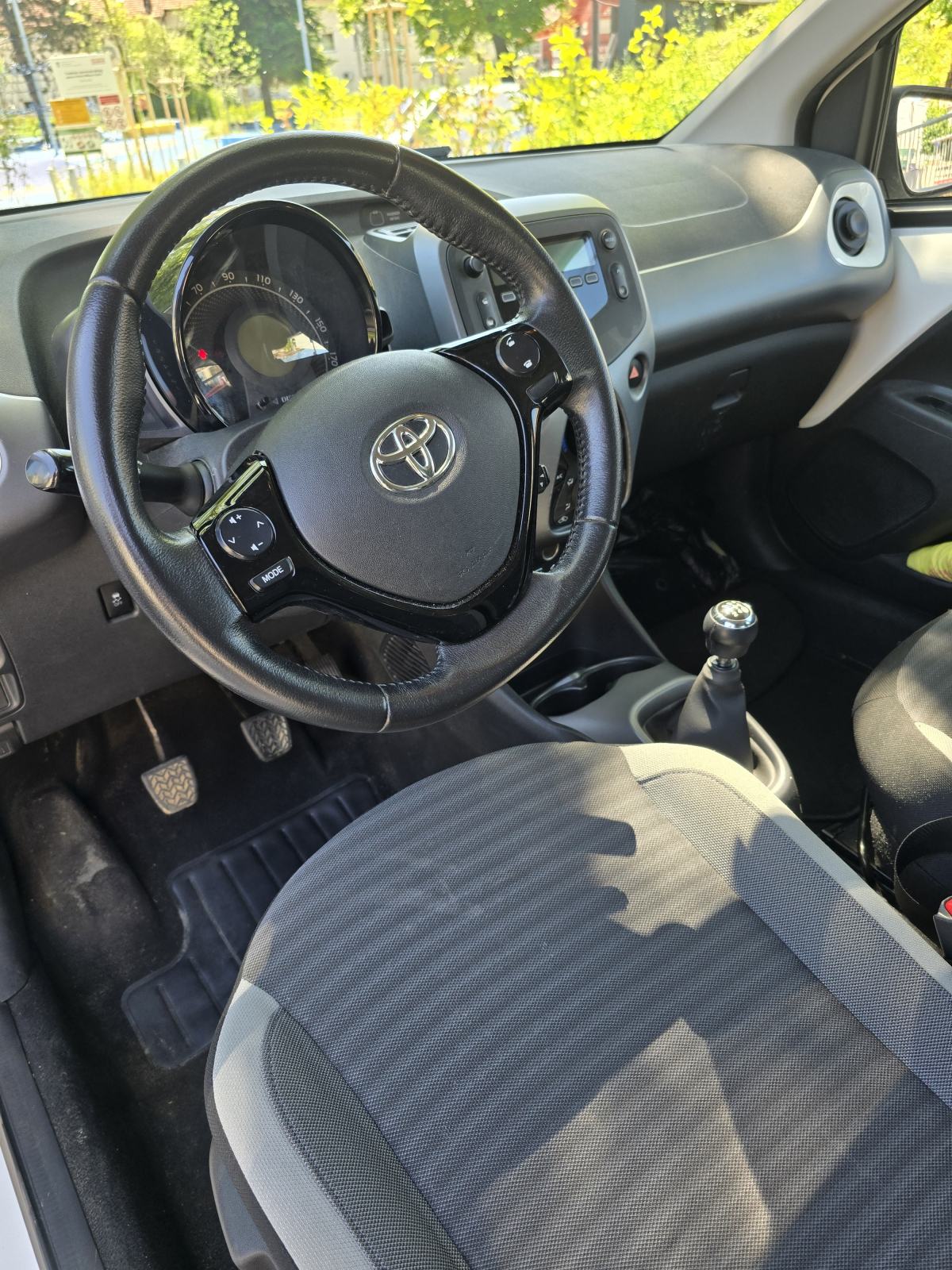 PRILIKA!Toyota Aygo 1,0 -GRATIS Android multimed s CarPlay i AndroidA., pogled izvana - slika 4