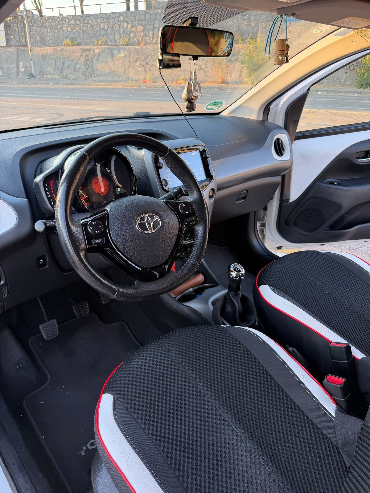 Toyota Aygo 1,0, fotografija 6