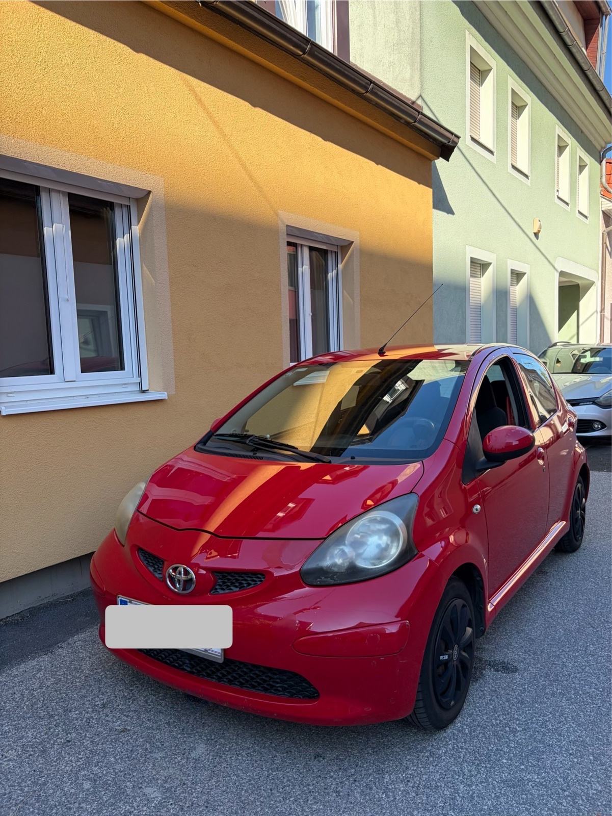 Toyota Aygo 1,0, UPRAVO REGISTRIRAN, 2006.godište, pogled izvana - slika 1