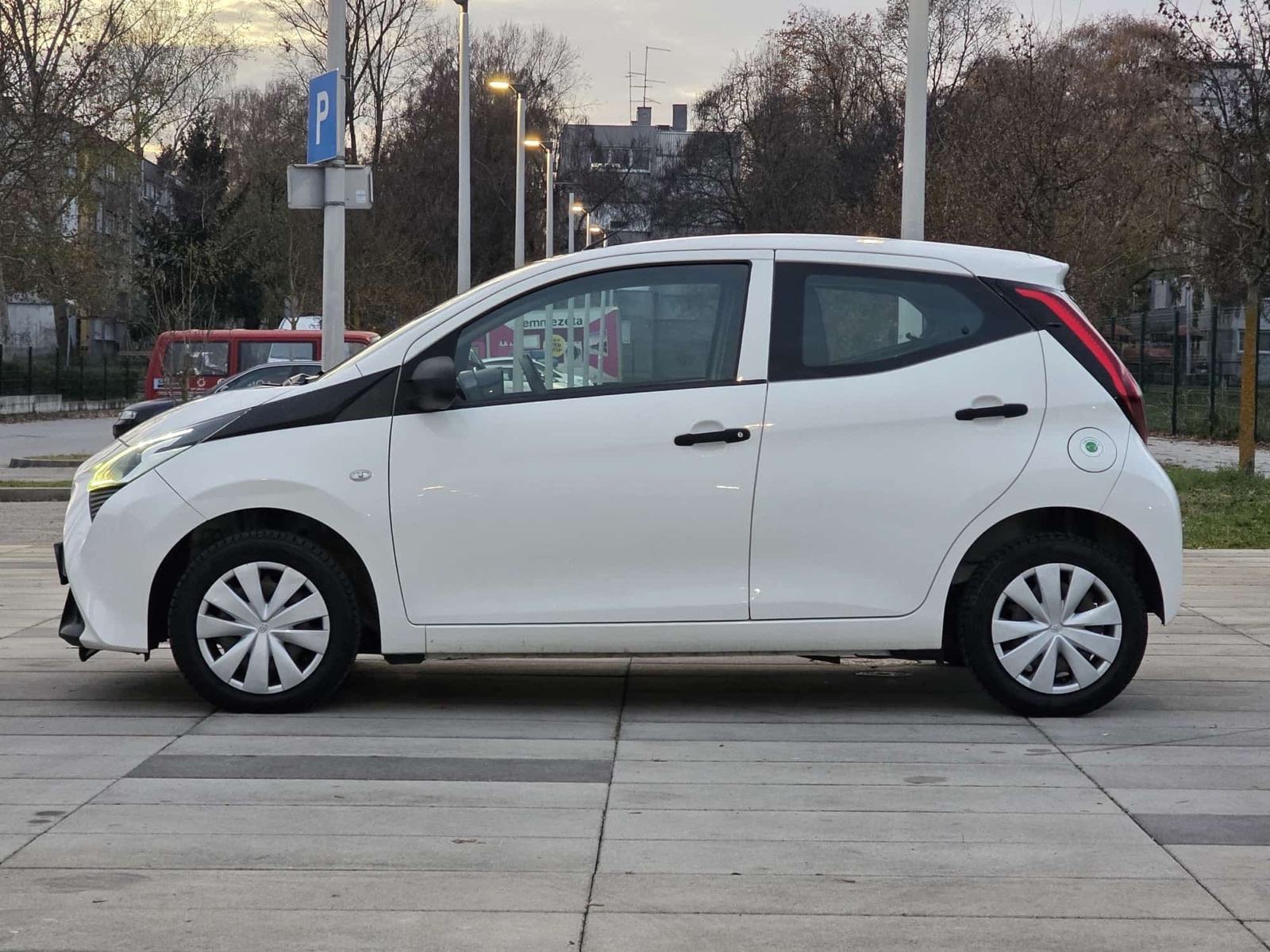 Toyota Aygo 1.0 vvt-i 2019g 132.000km! NIJE UVOZ!, fotografija 5