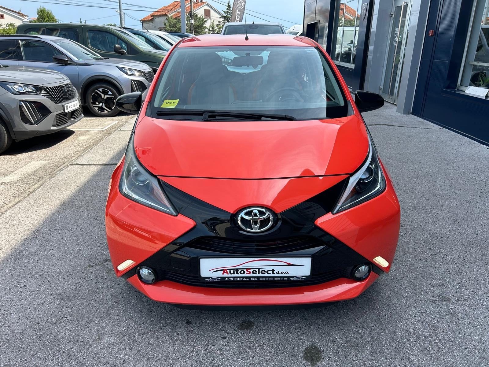 Toyota Aygo 1,0 VVT-i - 90.000KM - 2014 - GARANCIJA - TOP STANJE!!, fotografija 3