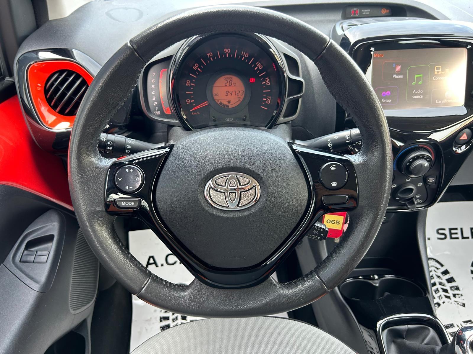 Toyota Aygo 1,0 VVT-i - 90.000KM - 2014 - GARANCIJA - TOP STANJE!!, fotografija 10