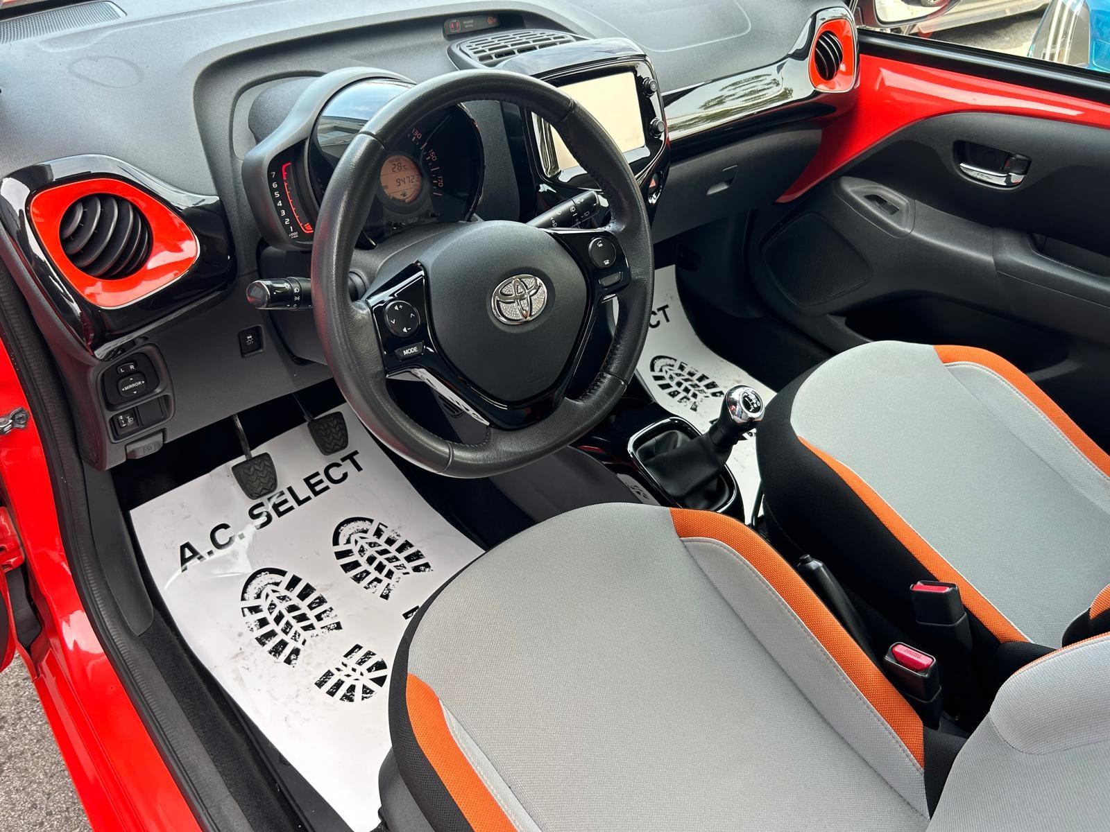 Toyota Aygo 1,0 VVT-i - 90.000KM - 2014 - GARANCIJA - TOP STANJE!!, fotografija 16