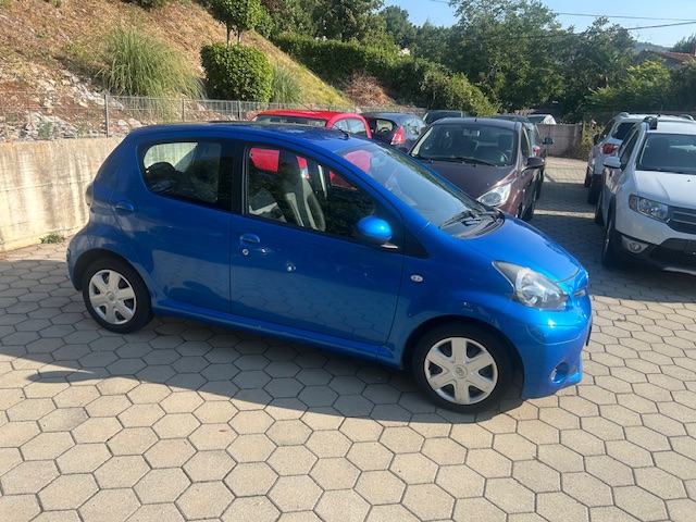 Toyota Aygo 1,0 VVT-i Cool, fotografija 2