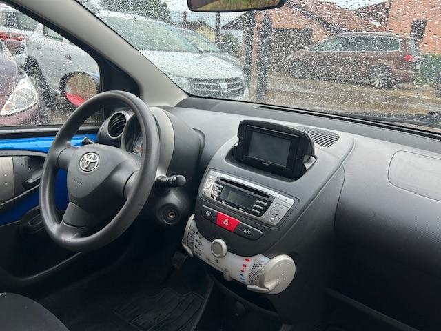 Toyota Aygo 1,0 VVT-i Cool, fotografija 17