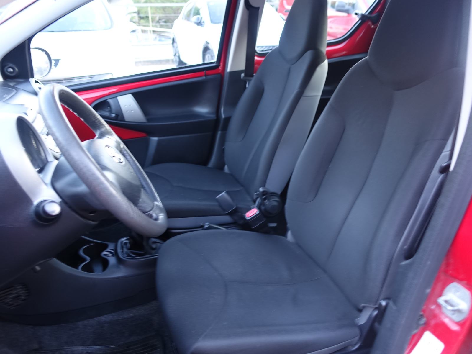 Toyota Aygo 1,0 VVT-i / JAMSTVO + REGISTRACIJA, fotografija 9