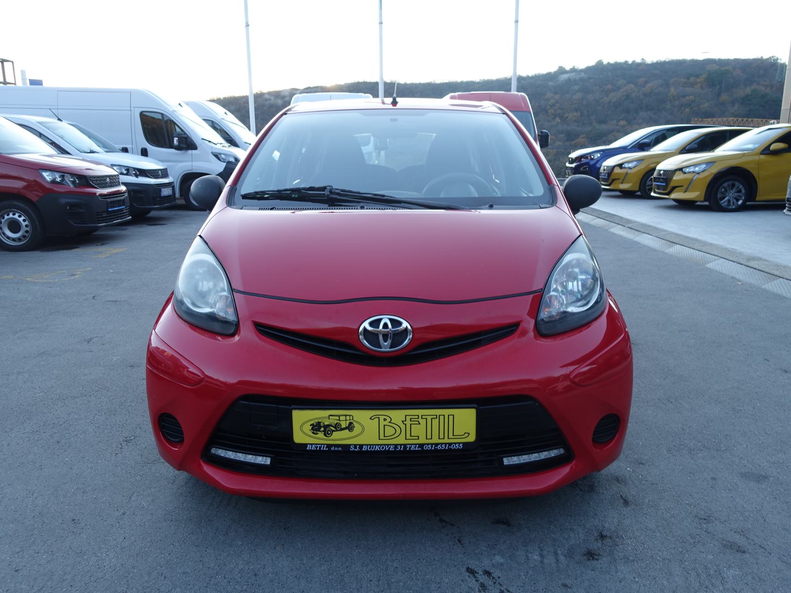 Toyota Aygo 1,0 VVT-i / JAMSTVO + REGISTRACIJA, fotografija 8