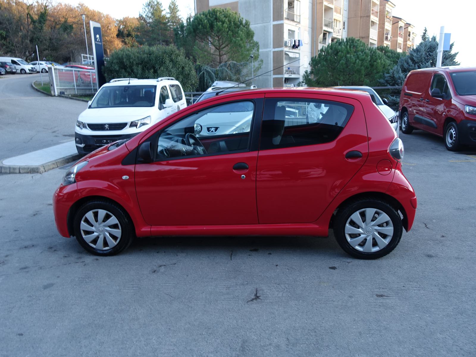 Toyota Aygo 1,0 VVT-i / JAMSTVO + REGISTRACIJA, fotografija 6