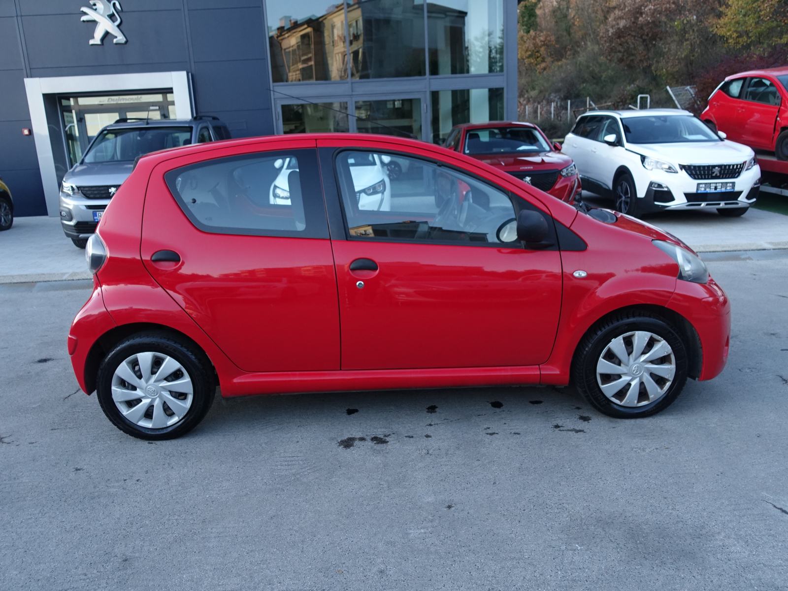 Toyota Aygo 1,0 VVT-i / JAMSTVO + REGISTRACIJA, fotografija 2