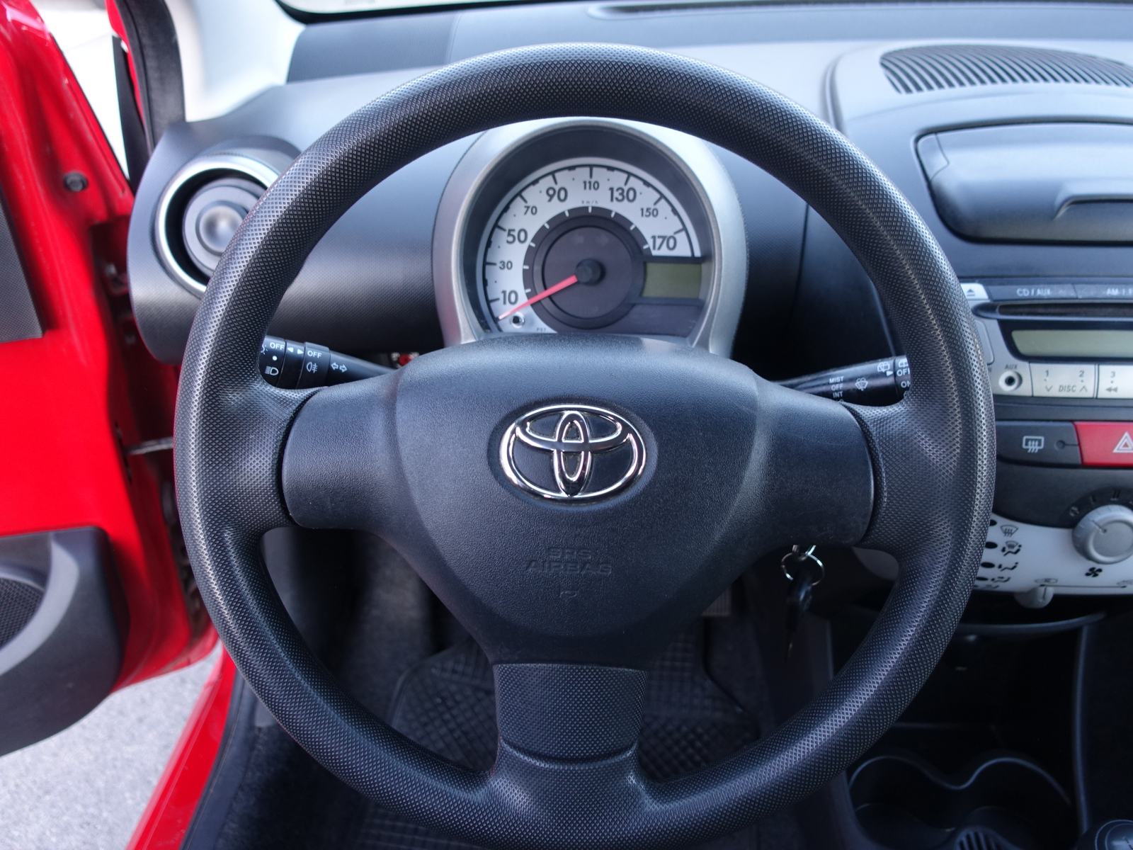 Toyota Aygo 1,0 VVT-i / JAMSTVO + REGISTRACIJA, fotografija 12