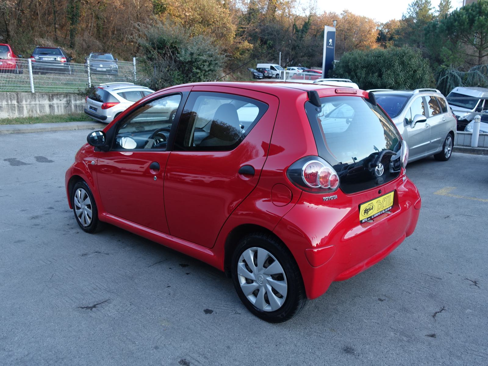 Toyota Aygo 1,0 VVT-i / JAMSTVO + REGISTRACIJA, fotografija 5