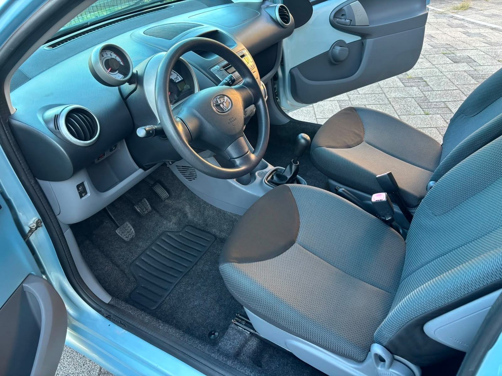 Toyota Aygo 1.0 VVT-i, kupljena u HR., samo 96ooo kilometara, klima, fotografija 17