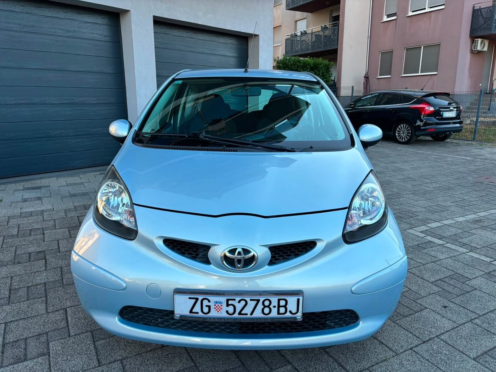 Toyota Aygo 1.0 VVT-i, kupljena u HR., samo 96ooo kilometara, klima, fotografija 8