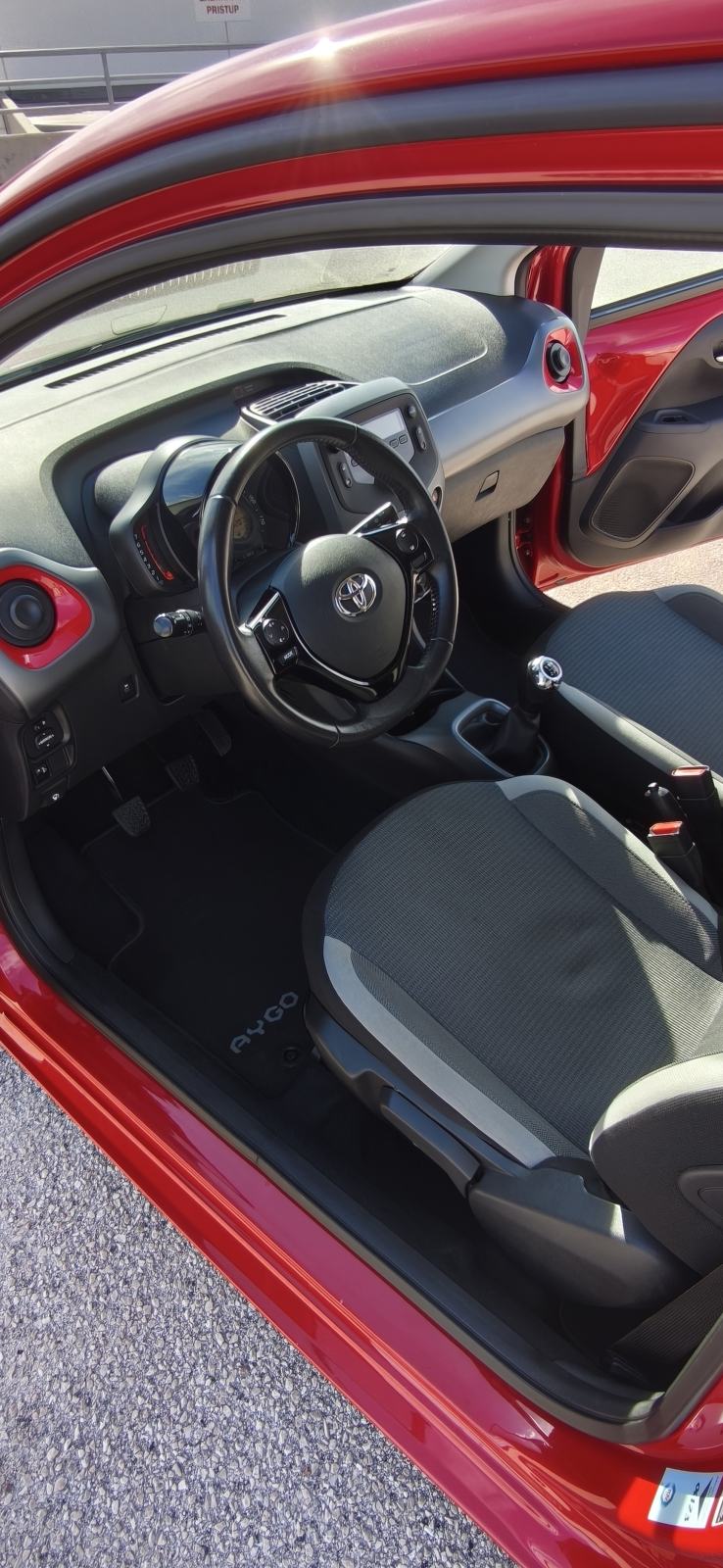 Toyota Aygo 1,0 VVT-i, Reg. 02/2027, Servisna, Klima,, fotografija 14