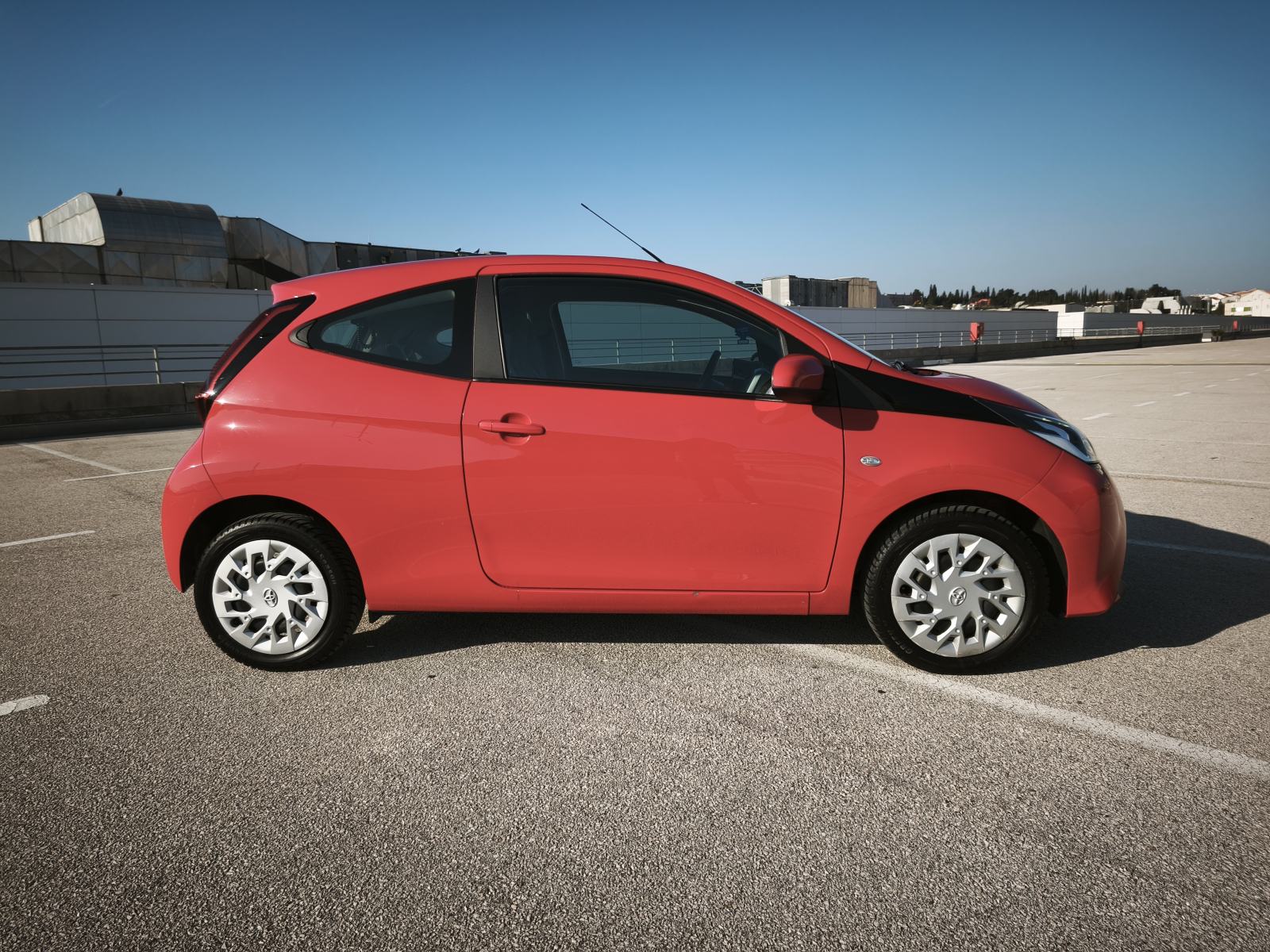 Toyota Aygo 1,0 VVT-i, Reg. 02/2027, Servisna, Klima,, fotografija 4