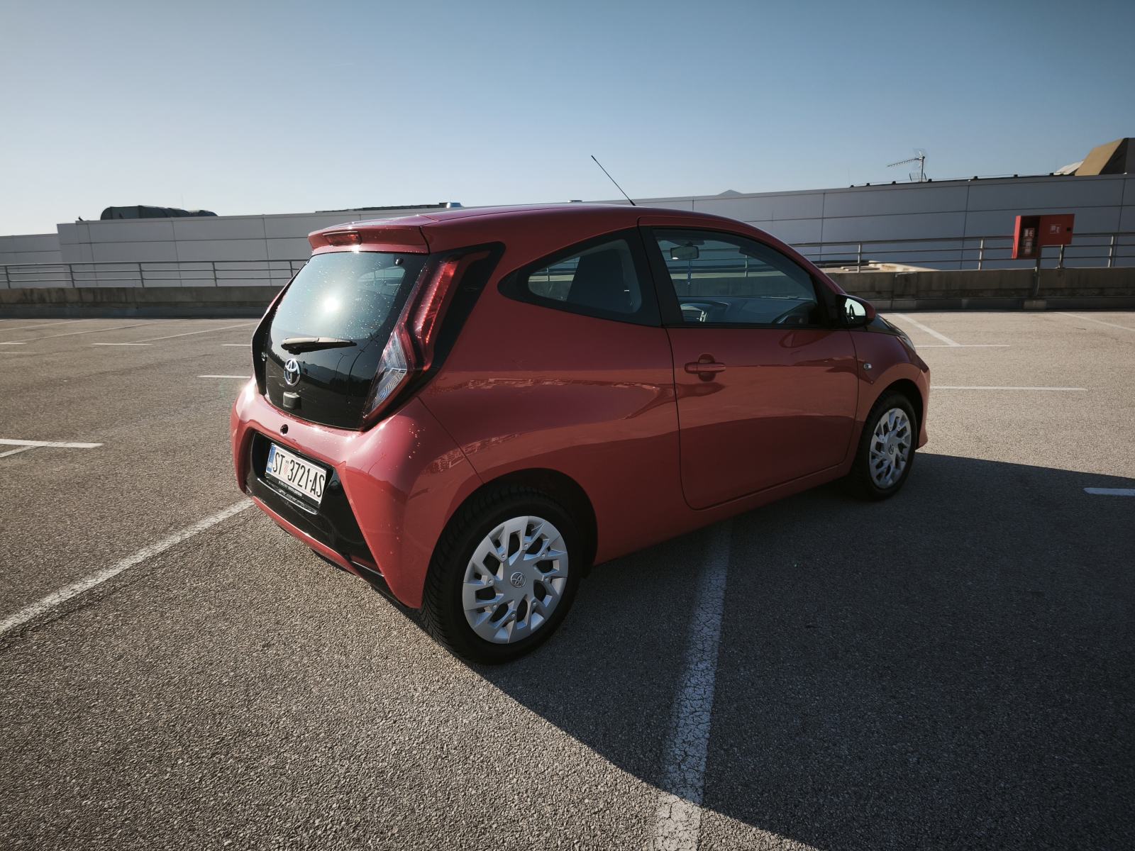 Toyota Aygo 1,0 VVT-i, Reg. 02/2027, Servisna, Klima,, fotografija 5