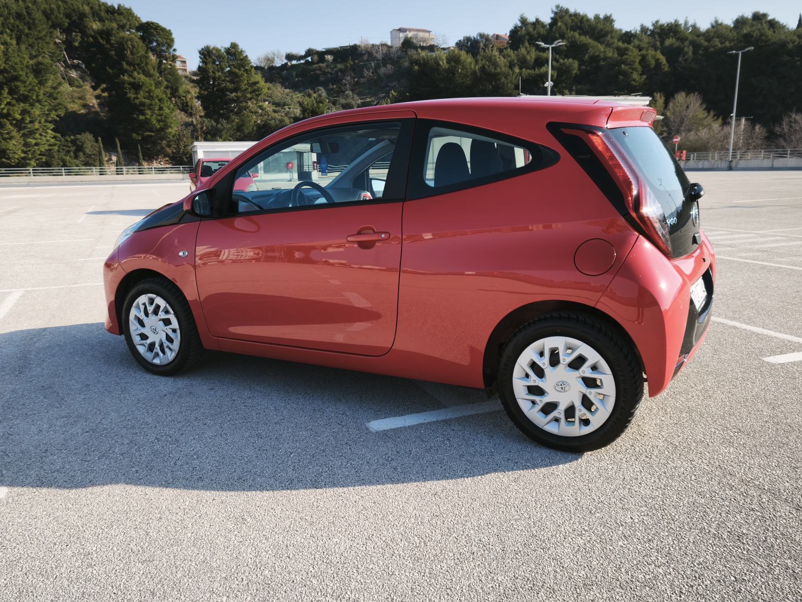 Toyota Aygo 1,0 VVT-i, Reg. 02/2027, Servisna, Klima,, fotografija 8