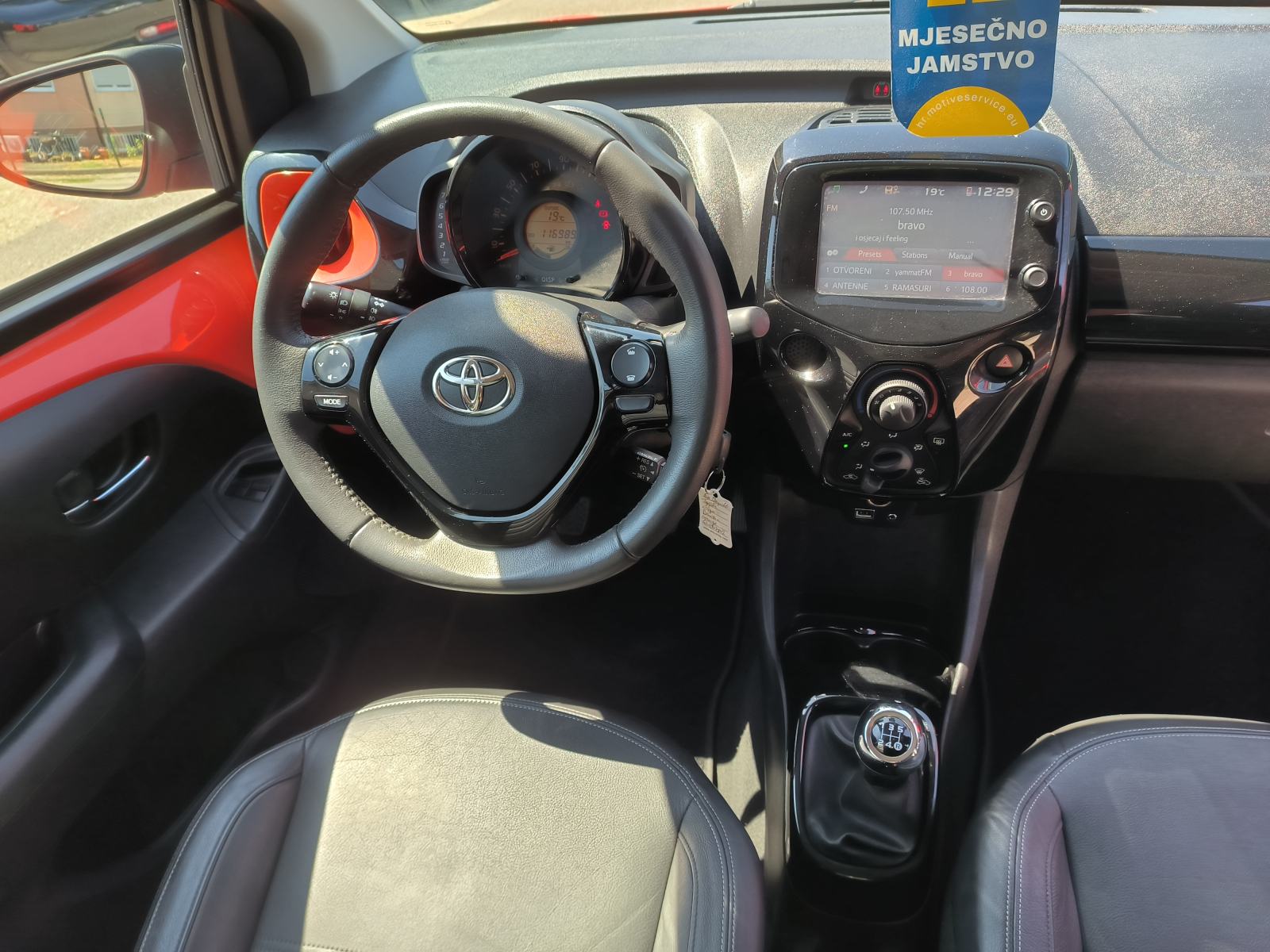 Toyota Aygo 1,0 VVT-i x-play, SERVISNA, JAMSTVO, REG. 1 GODINU, fotografija 12