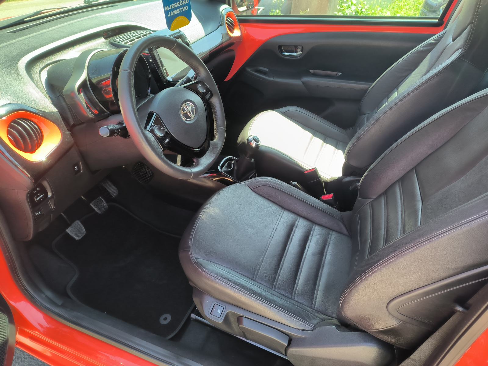 Toyota Aygo 1,0 VVT-i x-play, SERVISNA, JAMSTVO, REG. 1 GODINU, fotografija 11