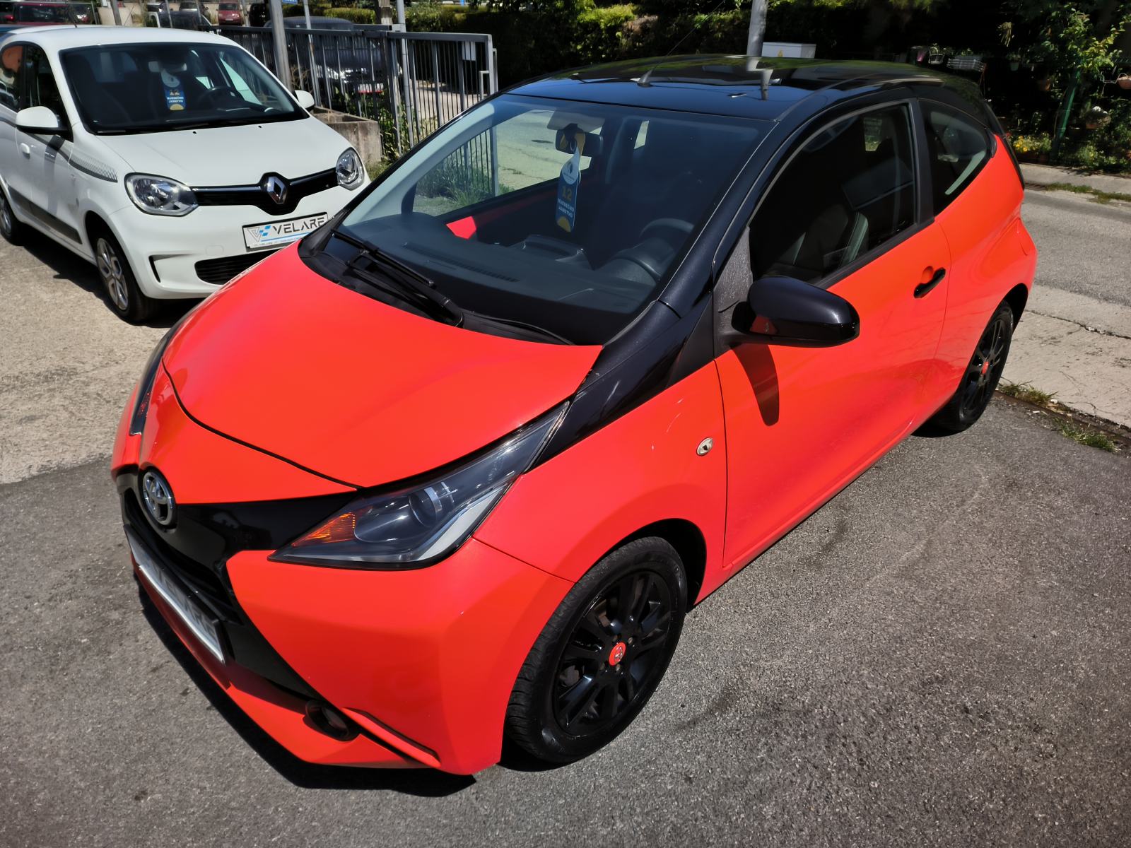 Toyota Aygo 1,0 VVT-i x-play, SERVISNA, JAMSTVO, REG. 1 GODINU, fotografija 5