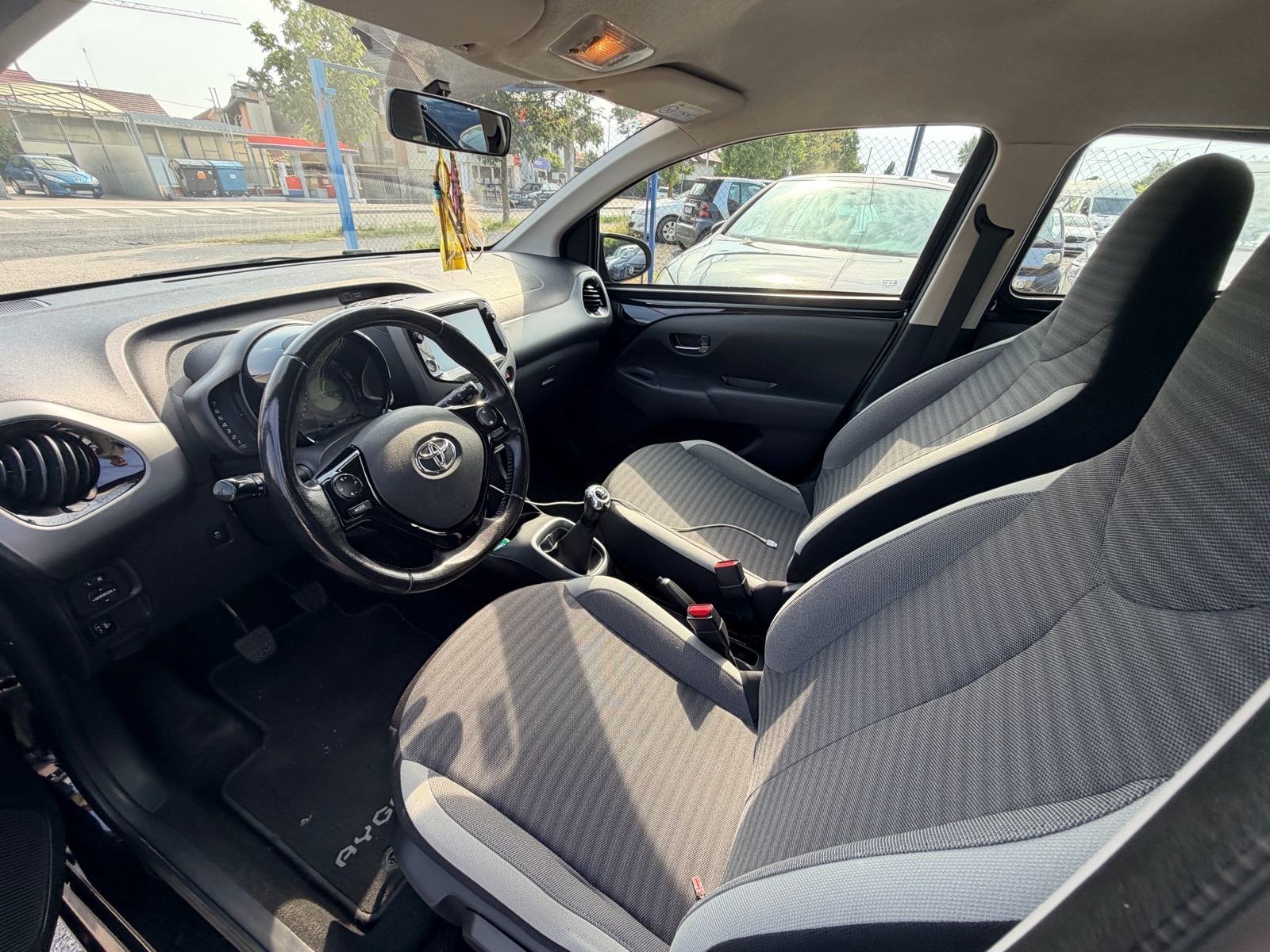 Toyota Aygo 1.0 VVT-i X-PLAY, fotografija 12
