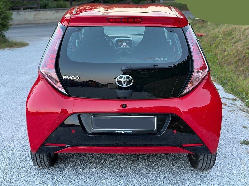 Toyota Aygo 1,0 VVT-i X- play Touch Alloys 15300 km, fotografija 8
