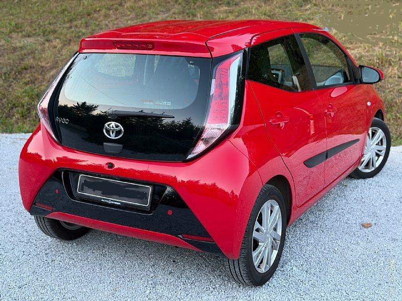 Toyota Aygo 1,0 VVT-i X- play Touch Alloys 15300 km, fotografija 6