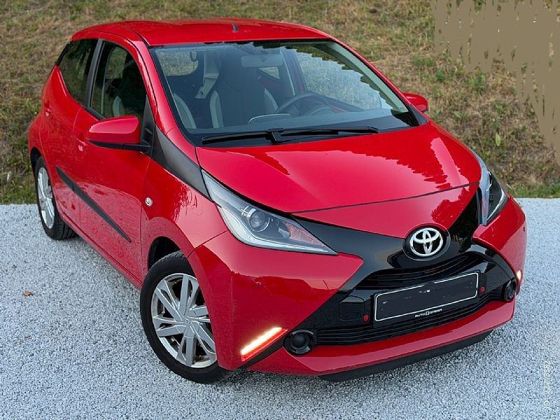 Toyota Aygo 1,0 VVT-i X- play Touch Alloys 15300 km, fotografija 5