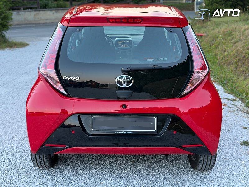 Toyota Aygo 1,0 VVT-i X- play Touch Alloys 15300 km, fotografija 10