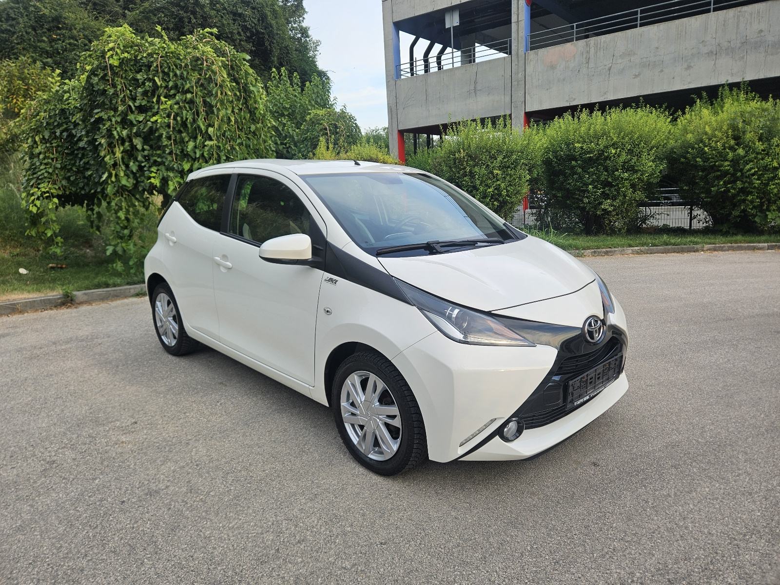 Toyota Aygo 1,0i,prvi vlasnik,kao nova, fotografija 11