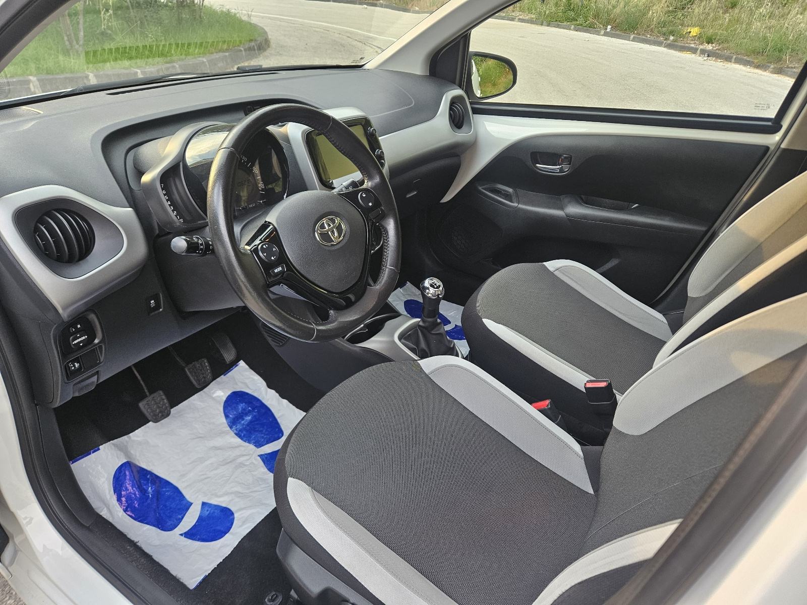 Toyota Aygo 1,0i,prvi vlasnik,kao nova, fotografija 13