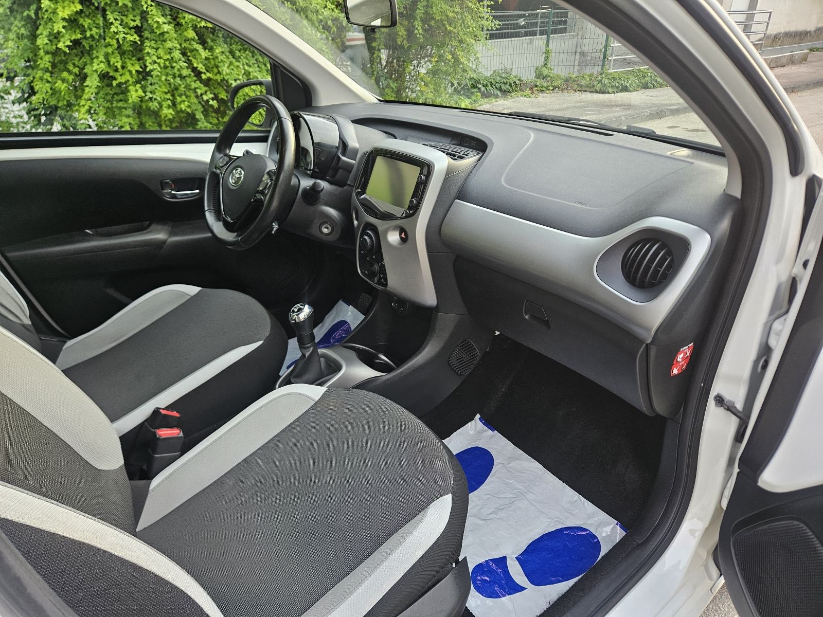 Toyota Aygo 1,0i,prvi vlasnik,kao nova, fotografija 15